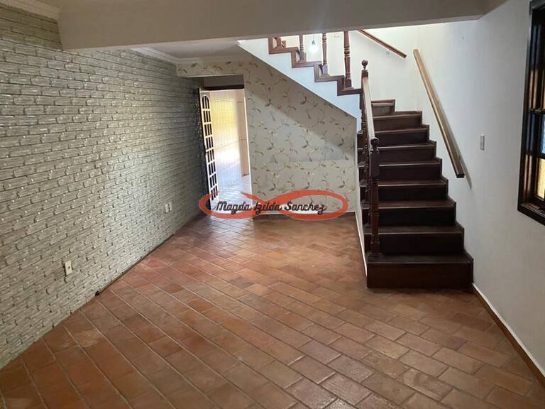 Casa à venda com 3 quartos, 177m² - Foto 2