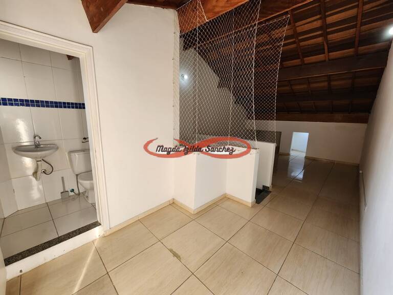Casa para alugar com 3 quartos, 180m² - Foto 11