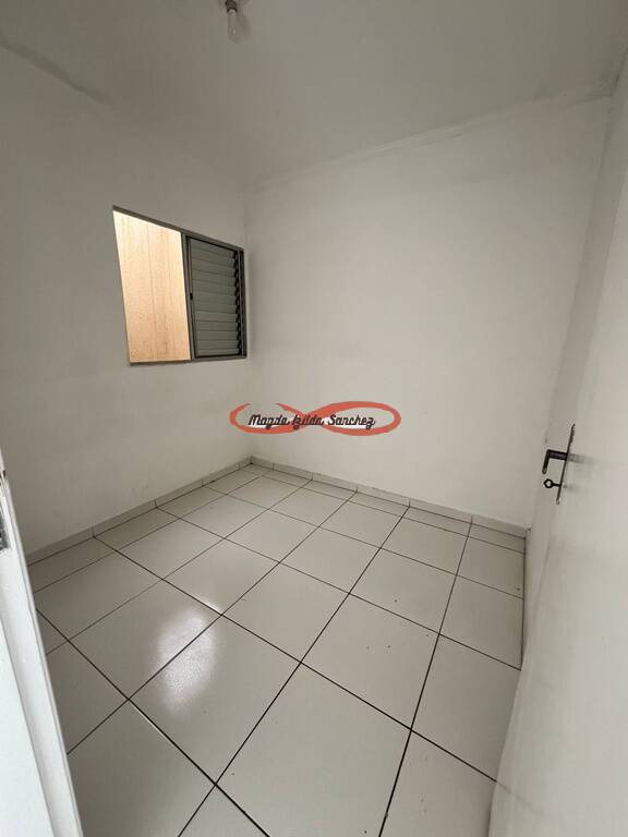 Casa de Condomínio para alugar com 1 quarto, 28m² - Foto 2