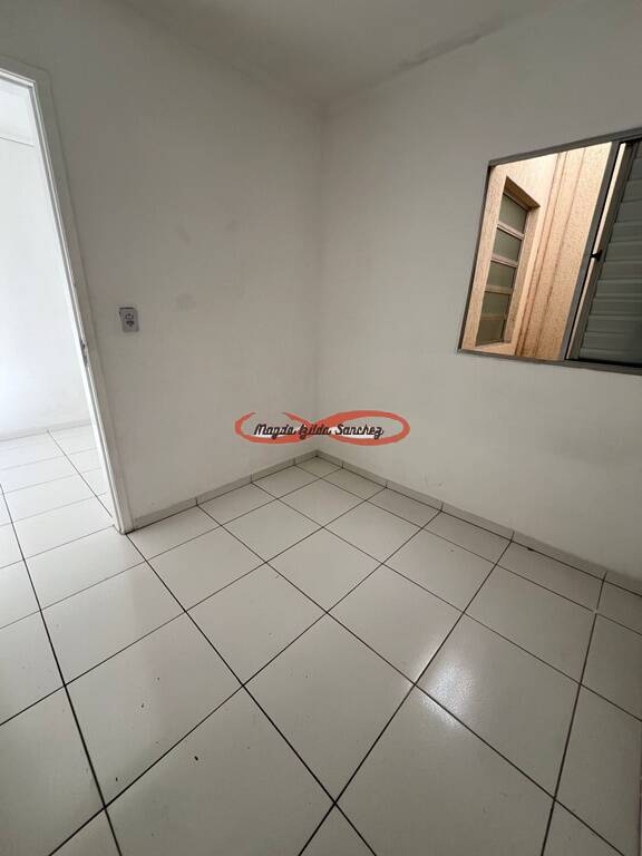 Casa de Condomínio para alugar com 1 quarto, 28m² - Foto 1