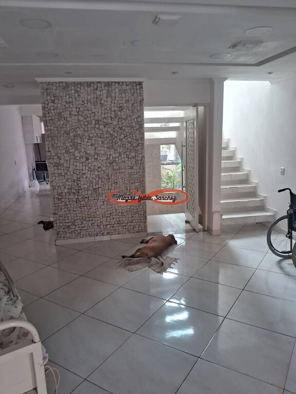 Casa, 3 quartos, 105 m² - Foto 1