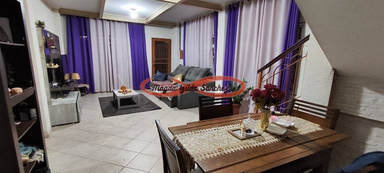 Casa, 4 quartos, 140 m² - Foto 1